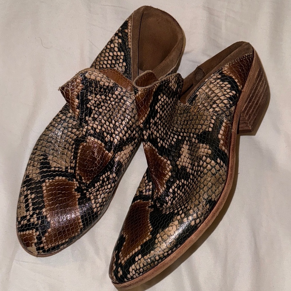 Chic Snakeskin Loafers